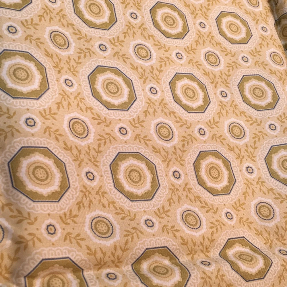 Tommy Hilfiger Gold Foulard Medallion Crest King Zippered King Pillow Sham